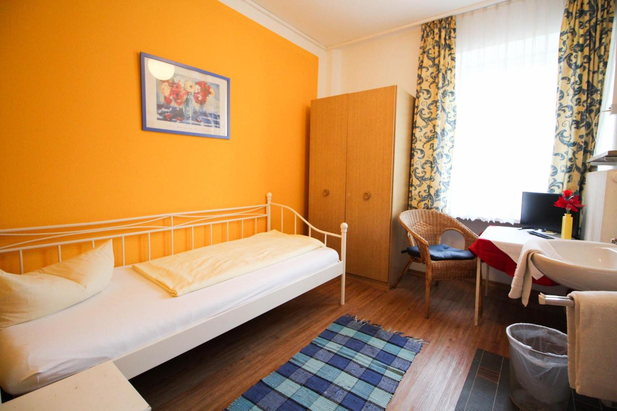 Hotel Pension Am Hauptbahnhof Munich Room photo